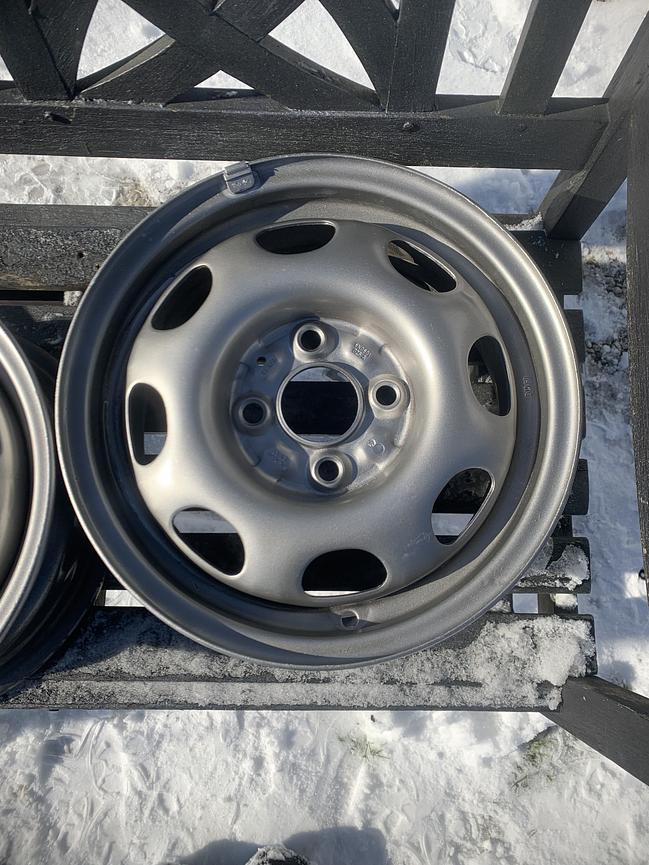 Bild 6 Hiermit biete ich Stahlfelgen 13 Zoll für den VW Polo 6N/Golf 3.