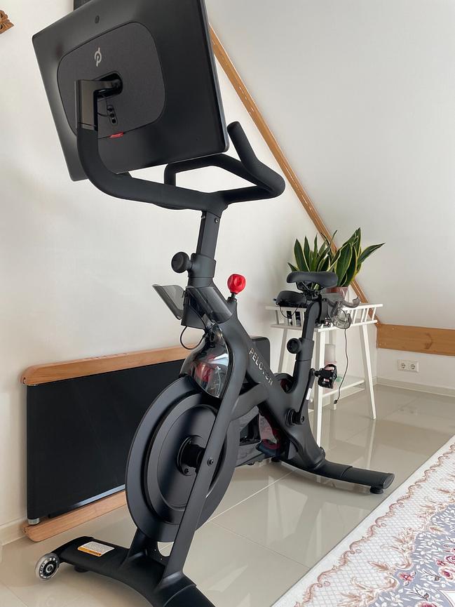 Bild 1 Peloton Bike+ in sehr gutem Zustand