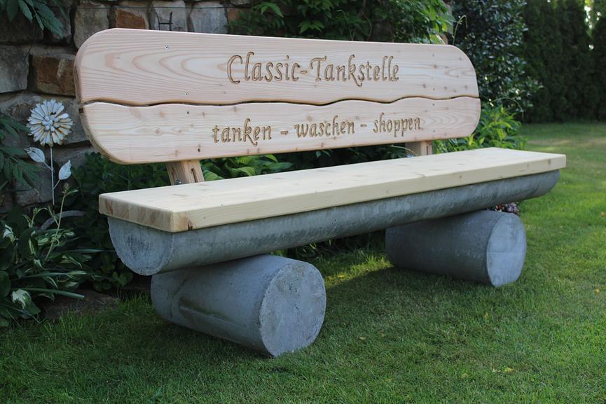 Bild 4 Betonbank. Gartenbank mit Gravur. Krongartmöbel.