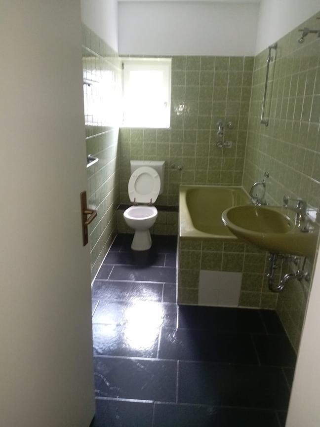 Bild 3 Helles, ruhiges Zimmer mit Balkon in Frauen-WG