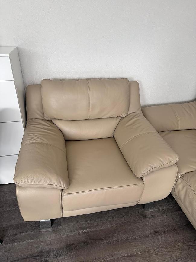 Bild 1 Gepflegte Couchgarnitur aus echtem Leder