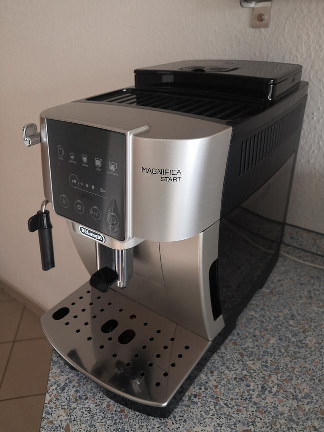 Bild 1 Kaffeevollautomat DeLonghi Magnifica Start zu verkaufen