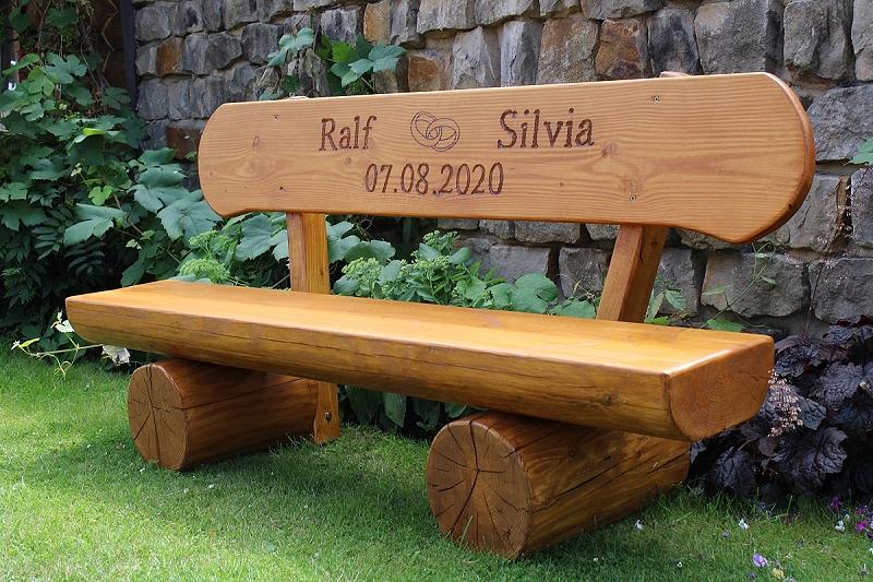 Bild 8 Gartenbank aus Lärche mit Gravur. Hochzeitsgeschenk. Geschenk.