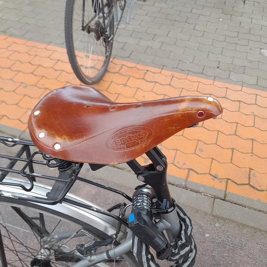 Bild 4 KTM Rad 28" verkaufen, 27er Kettenschaltung