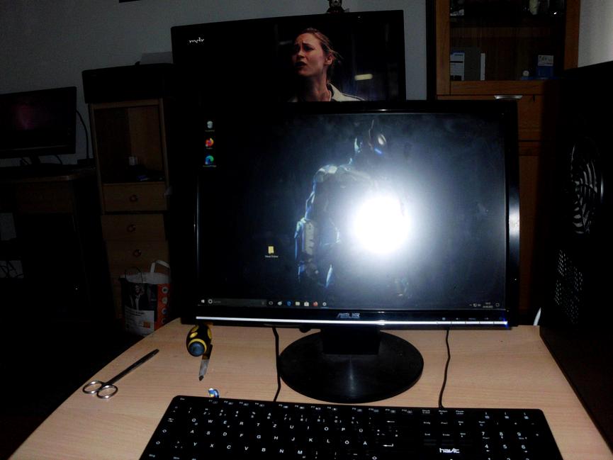 Bild 1 ich gebe mein pc mit bildschirm maus und tastartur günstig ab
