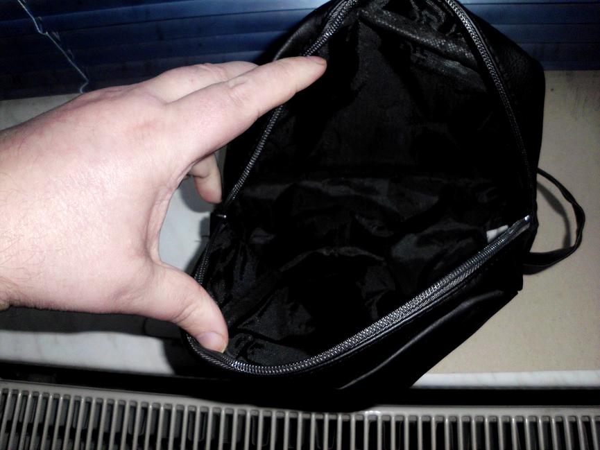 Bild 7 gebe ein sehr schöne portmanee in leder ab es ist neu und unbenutzt