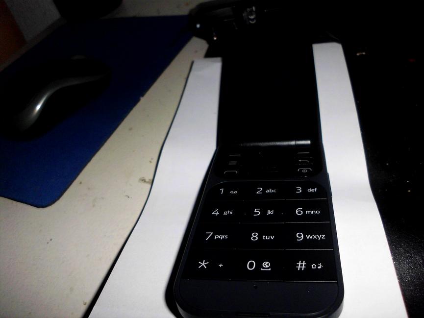 Bild 2 Ich gebe ein unbenutztes Nokia 2720 Dual-Tasten-Handy mit 2Gin Schwarz ab.