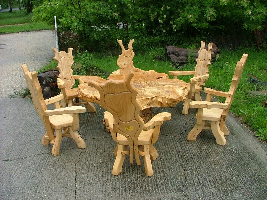Bild 6 Rustikaler Gartenstuhl