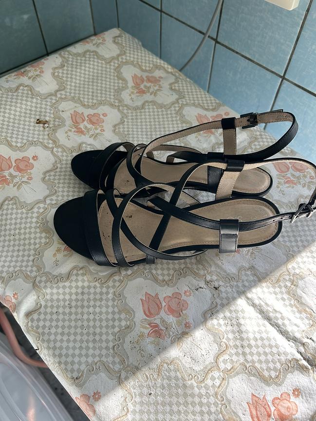 Bild 13 Damenschuhe
