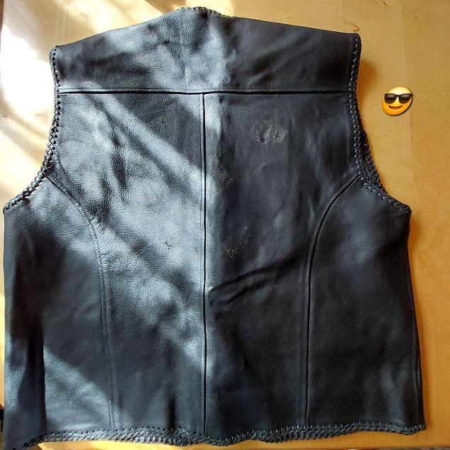 Bild 2 LEDER UND JEANS KUTTEN - PATCHES BIKER ROCKER MC MF GEBRAUCHT