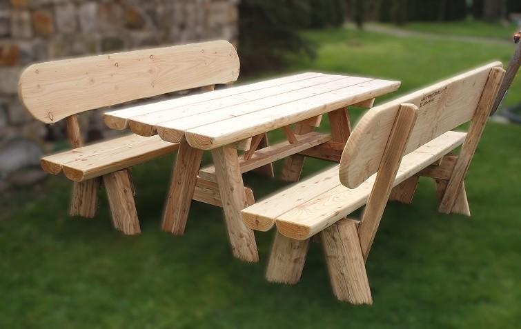 Bild 14 Eine personalisierte Gartenbank mit Anschrift