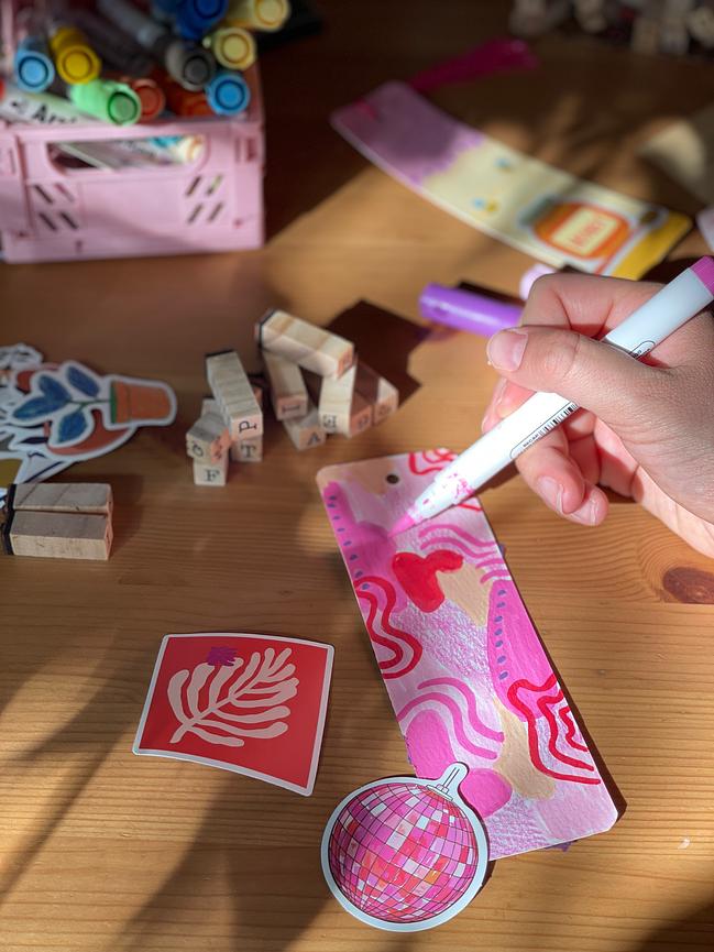 Bild 2 Kunstworkshop: Lesezeichen gestalten