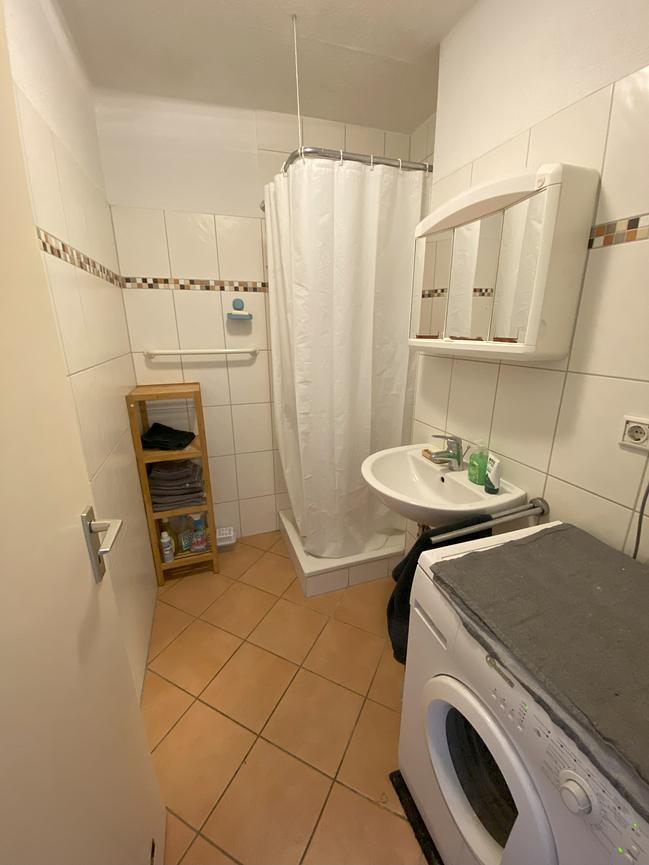 Bild 7 Großzügiges 24 m² WG-Zimmer mit Balkonzugang in Laatzen