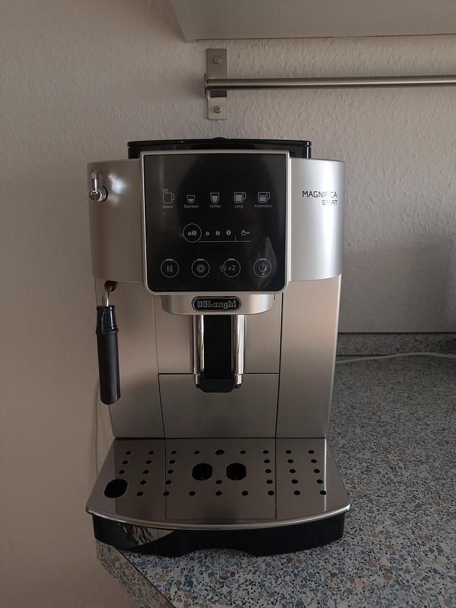 Bild 2 Kaffeevollautomat DeLonghi Magnifica Start zu verkaufen