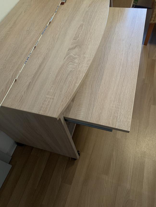 Bild 4 Schreibtisch