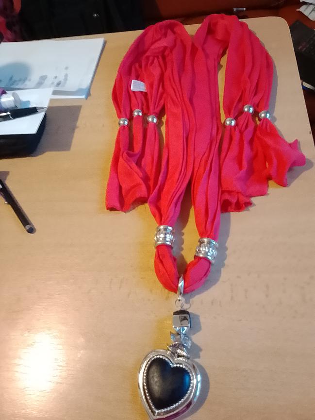 Bild 1 Schmuck Schal mit Herz. 5 Euro