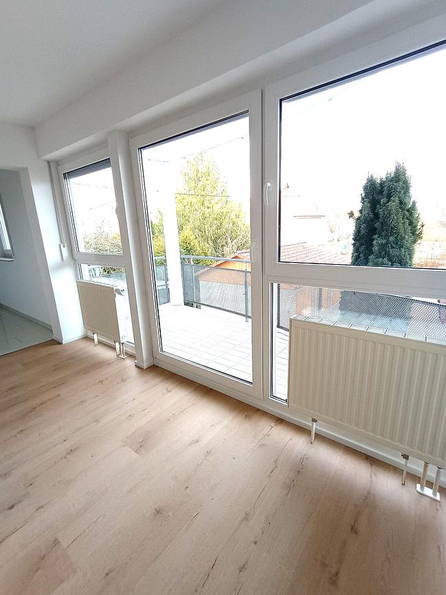 Bild 9 Bezugsfertige 2-Zi. Wohnung mit Balkon, Einzelgarage & Stellplatz direkt an A81