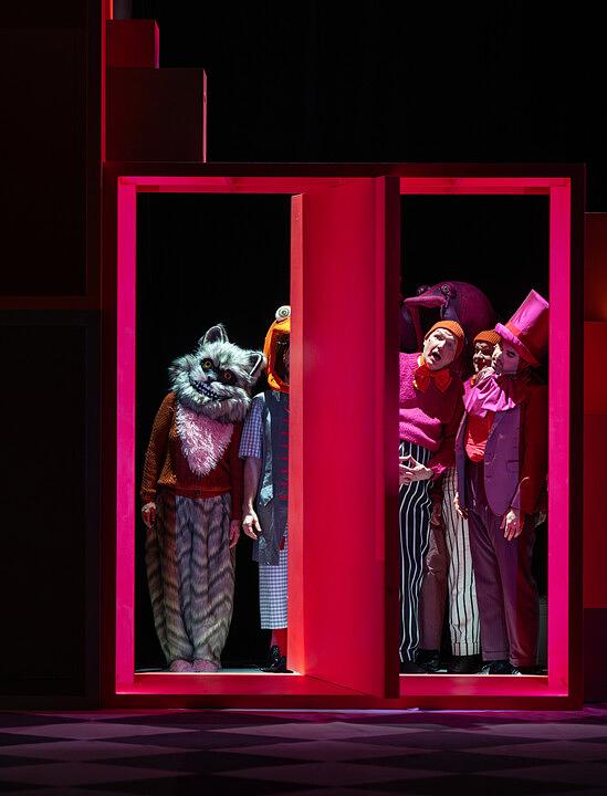 Bild 3 Theater Alice im Wunderland