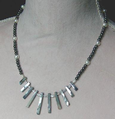 Bild 7 Edelsteinkette, Pauamuschel, Hämatit, Perlen