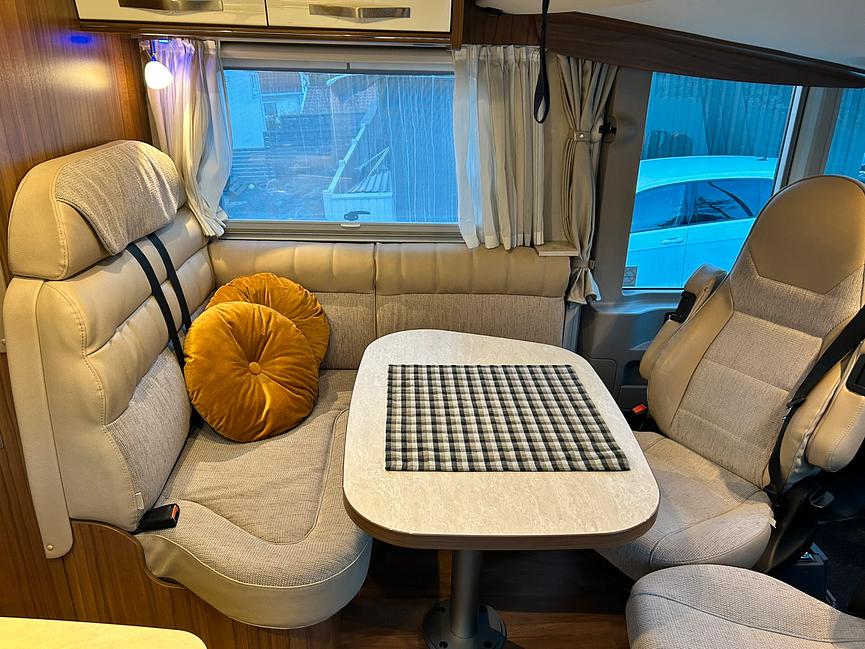 Bild 4 Wohnmobil Hymer EX578 der Klasse B