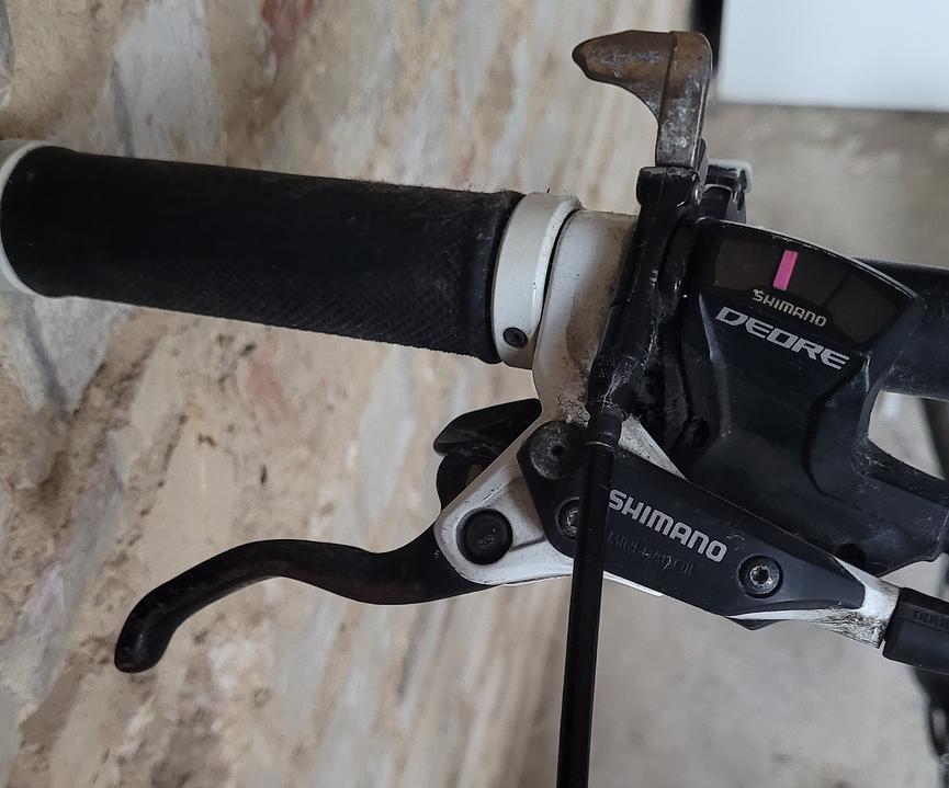 Bild 8 Verkaufe 26er Mountainbike Cube Ltd Pro in blau weiß - DEFEKT