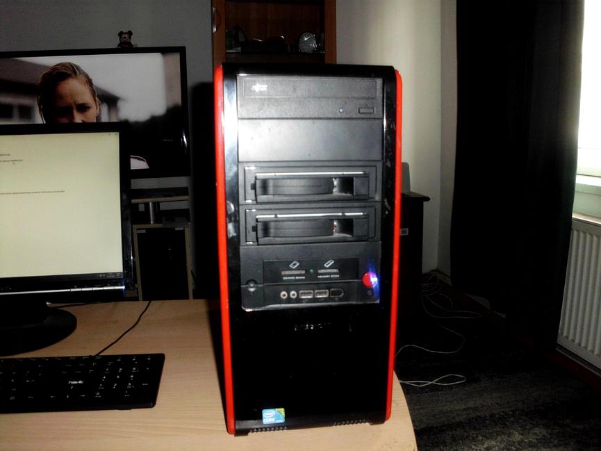 Bild 4 ich gebe mein pc mit bildschirm maus und tastartur günstig ab
