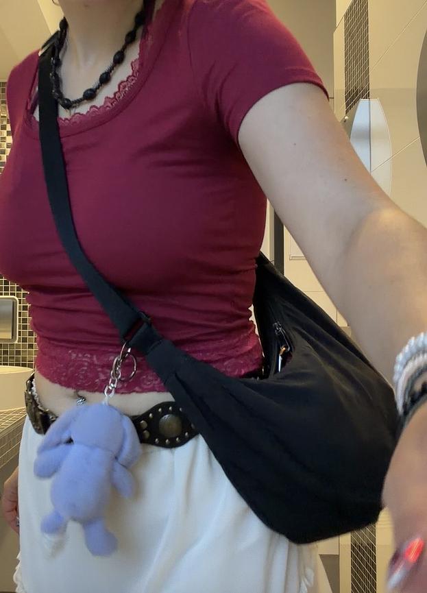 Bild 1 VERLOREN kleine schwarze Tasche