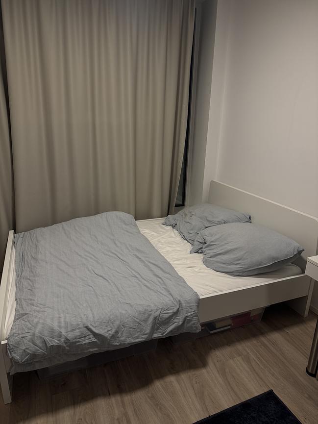 Bild 1 IKEA Bett inklusive Lattenrost und Matratze kurzfristig  zu verkaufen.
