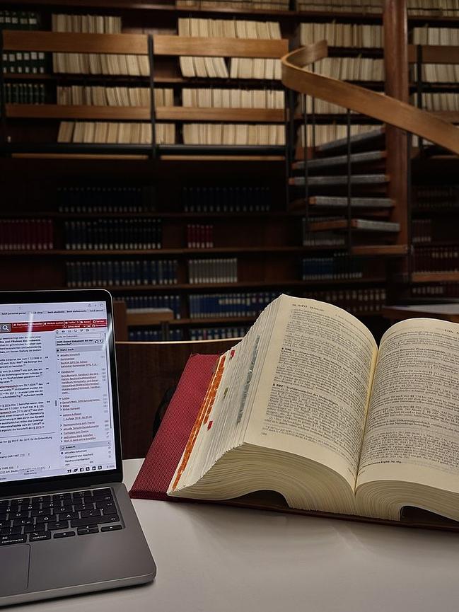 Bild 1 Biete Nachhilfe im Jura Studium :)