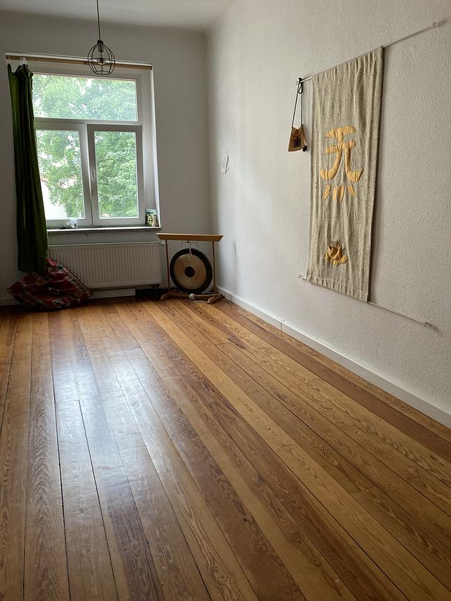 Bild 1 Ruhiges Zimmer in Altbauwohnung/am Felsenkeller – flexibel zu vermieten