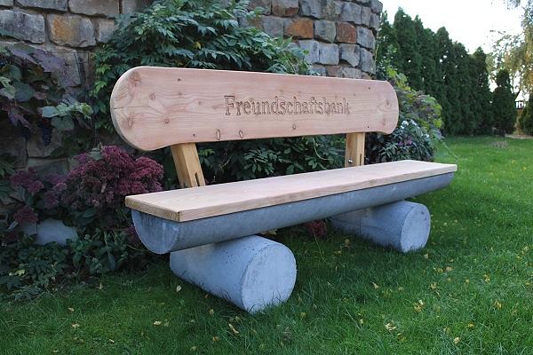 Bild 1 Stilvolle Betonbank mit Holz – Perfekt für Ihren Garten oder Außenbereich!
