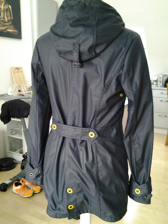 Bild 4 Schmuddelwedda Damen Regenjacke/ Gr. S/ blau/ 28 Euro