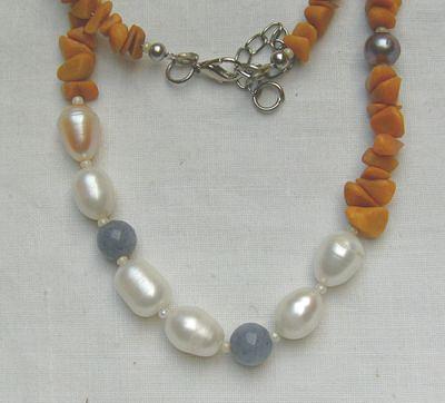 Bild 5 Edelsteinkette mit Perlen, den Jade und den Blauquarz