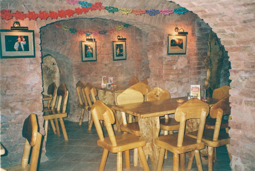 Bild 25 Rustikale Gartenmöbel