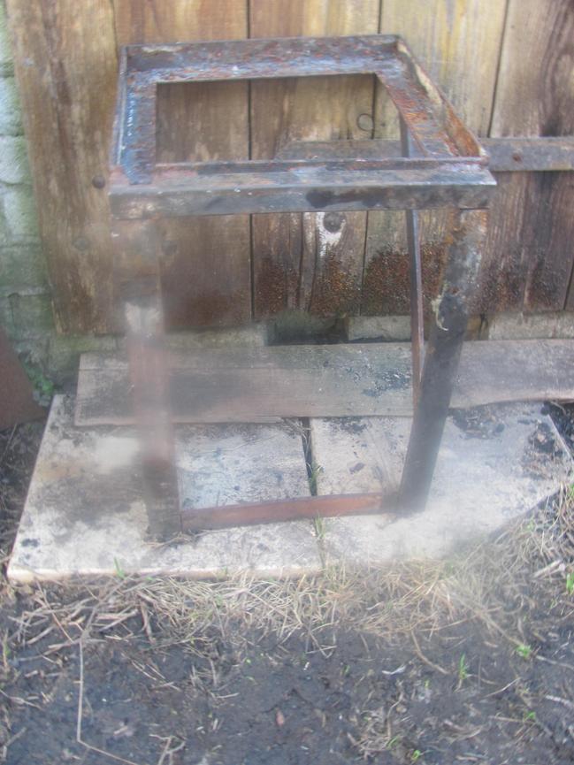 Bild 4 Stabile Konsole  Preis: 19,85 €