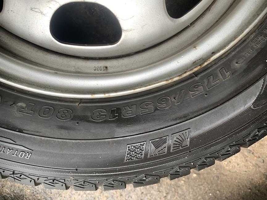 Bild 9 4 Allwetterreifen auf Stahlfelgen 175 65 13 Zoll  für den VW Polo 6N/Golf