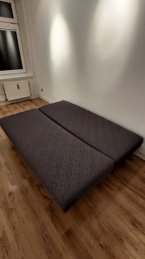 Bild 4 Zu verschenken: Praktisches Schlafsofa mit Stauraum