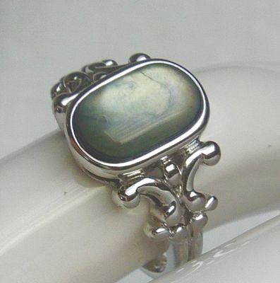 Bild 4 Ring, 925 Silber mit einer gefassten Pauamuschel