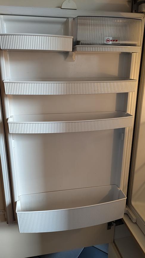 Bild 4 Einbaukühlschrank mit oder ohne freistehendem Schrank