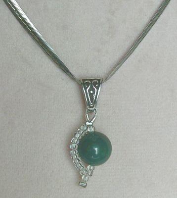 Bild 5 Anhänger, grüner Heliotrop mit Rocaille