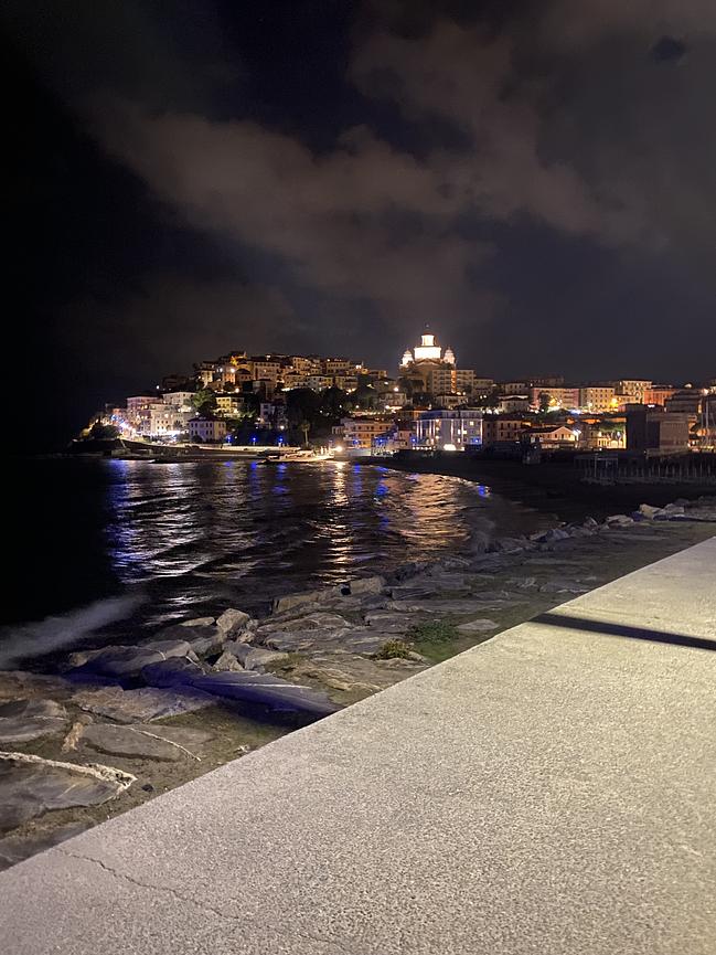 Bild 2 Romantische Dachwohnung am Mittelmeerhafen