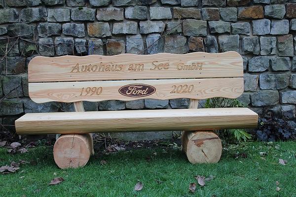 Bild 4 Jubiläumsgeschenk. Holzbank mit Gravur. Sitzbank.