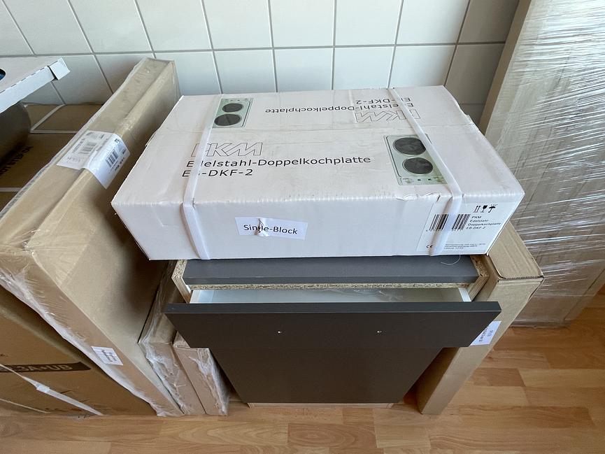 Bild 5 Neuer Küchenblock mit Elektrogeräten