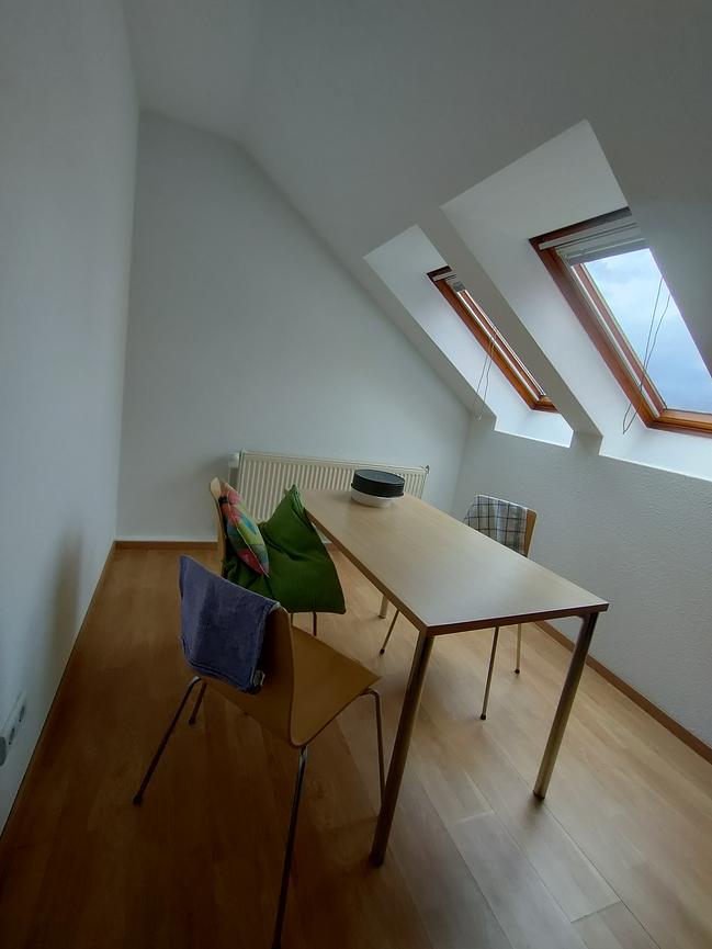Bild 6 Großes WG-Zimmer mit eigenem Bad in Studiwohnheim