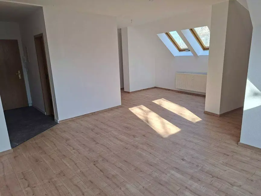 Bild 1 Zentrale großzügig aufgeteilte 1-Raumwohnung in Neustadt-Neuschönefeld