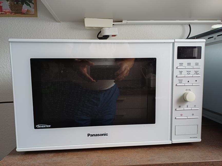 Bild 2 Verkaufe Backofen und Mikrowelle