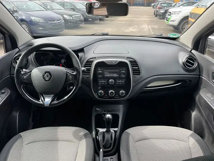 Bild 7 Renault   Captur , 2014   weinig  Kilometer   47.800 km