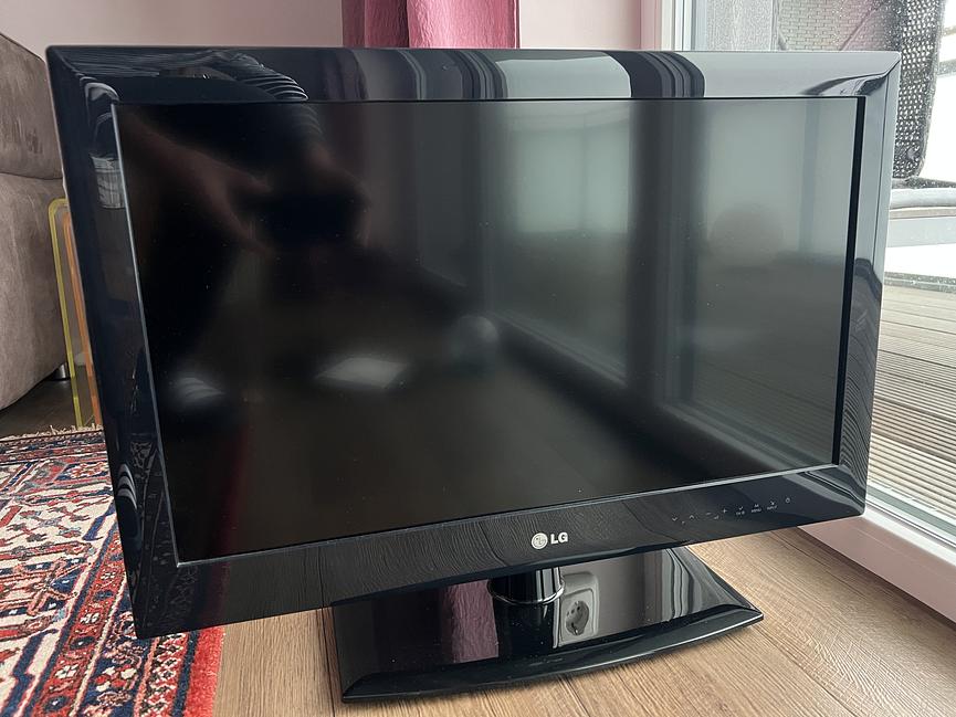 Bild 3 Kleiner LCD LG TV 26 abzugeben!