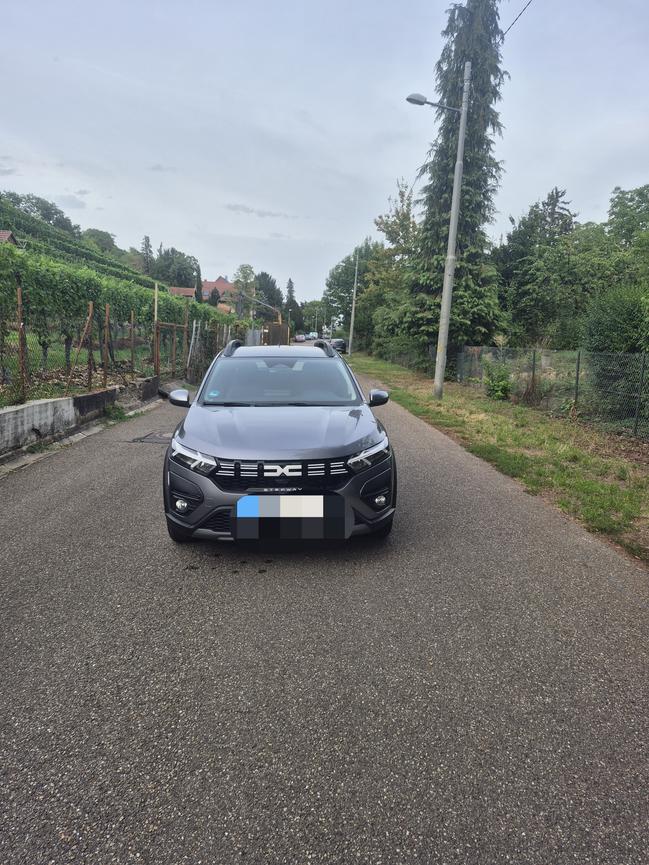 Bild 4 Dacia Sandero unfallfrei 7324km Automatik Navi