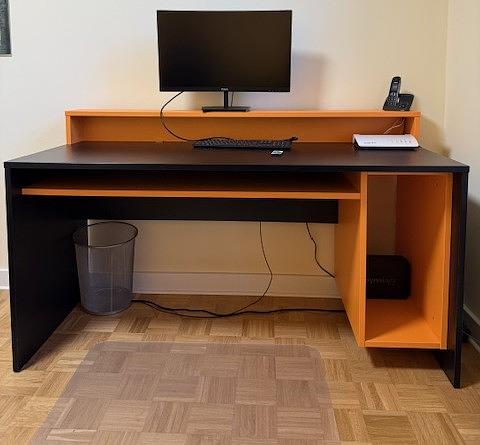 Bild 3 PC Tisch